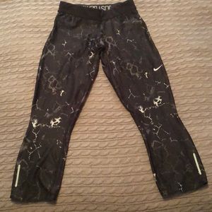Nike dri-fit leggings small